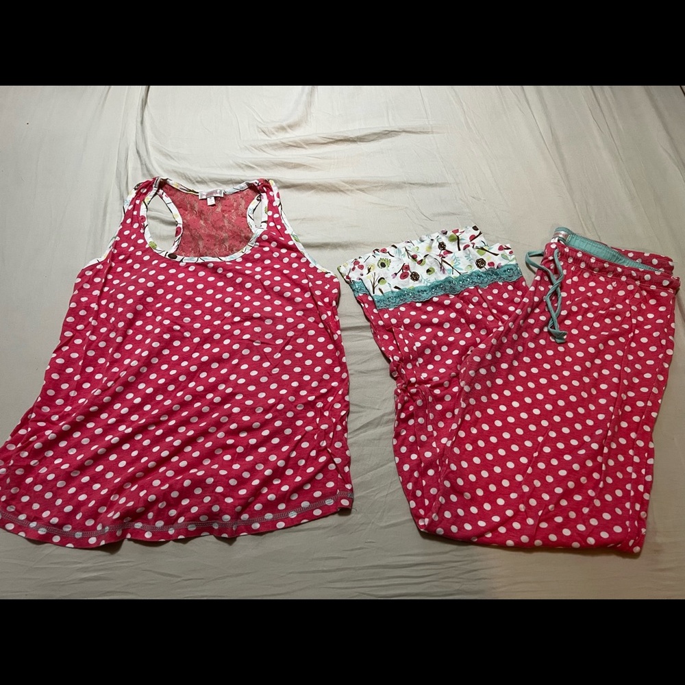 Ladies Insomniax Two Piece Pink Floral And Polka dot Pajamas Size M.